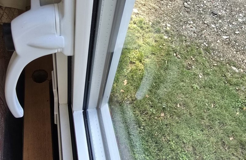 DUBBEL GLAS EN ISOLATIE IN JE STACARAVAN