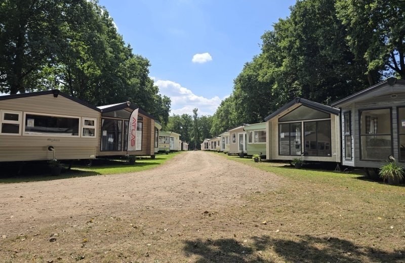JBL Stacaravans & Chalets – Nieuw Showterrein in Neer!